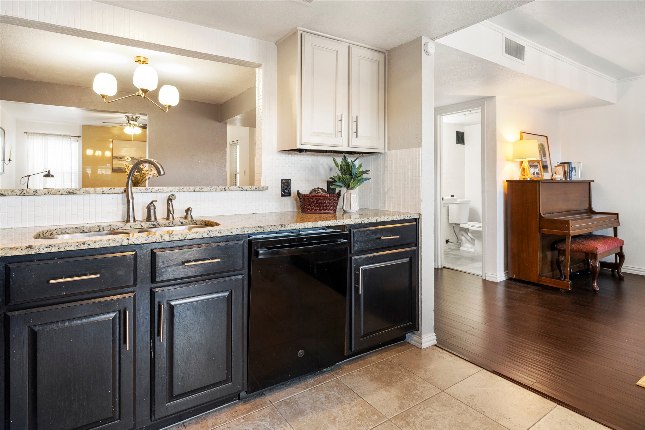 531 Towne House Lane