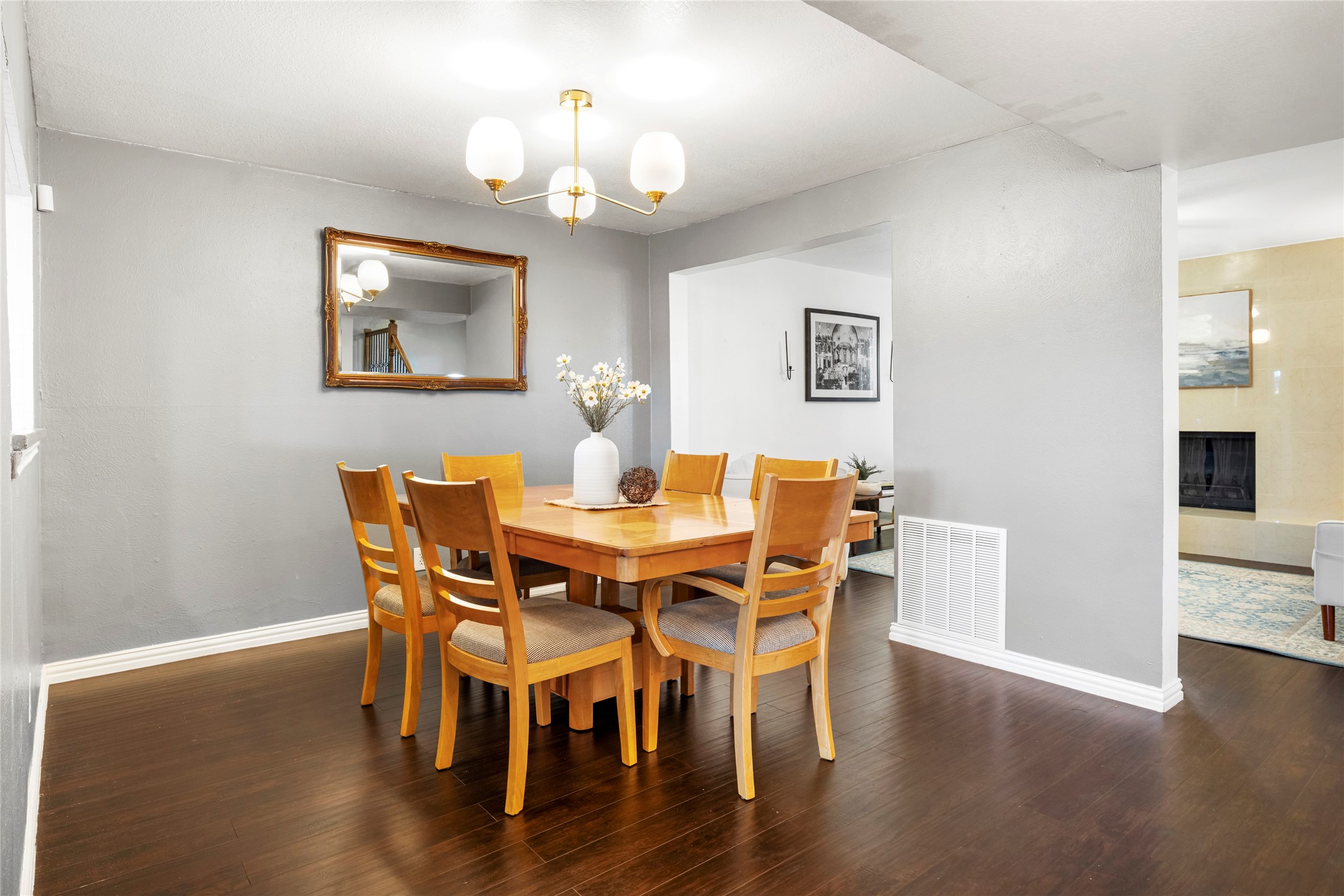 531 Towne House Lane