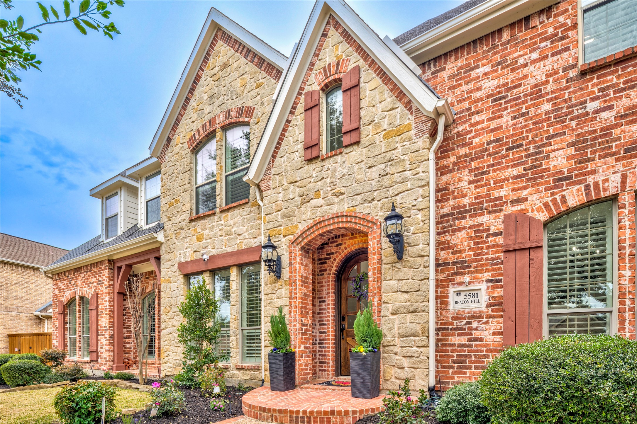 5581 Beacon Hill Drive