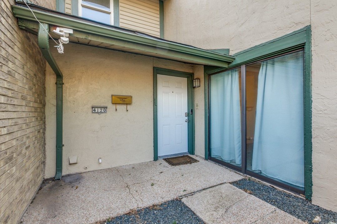 4120 Towngate Boulevard