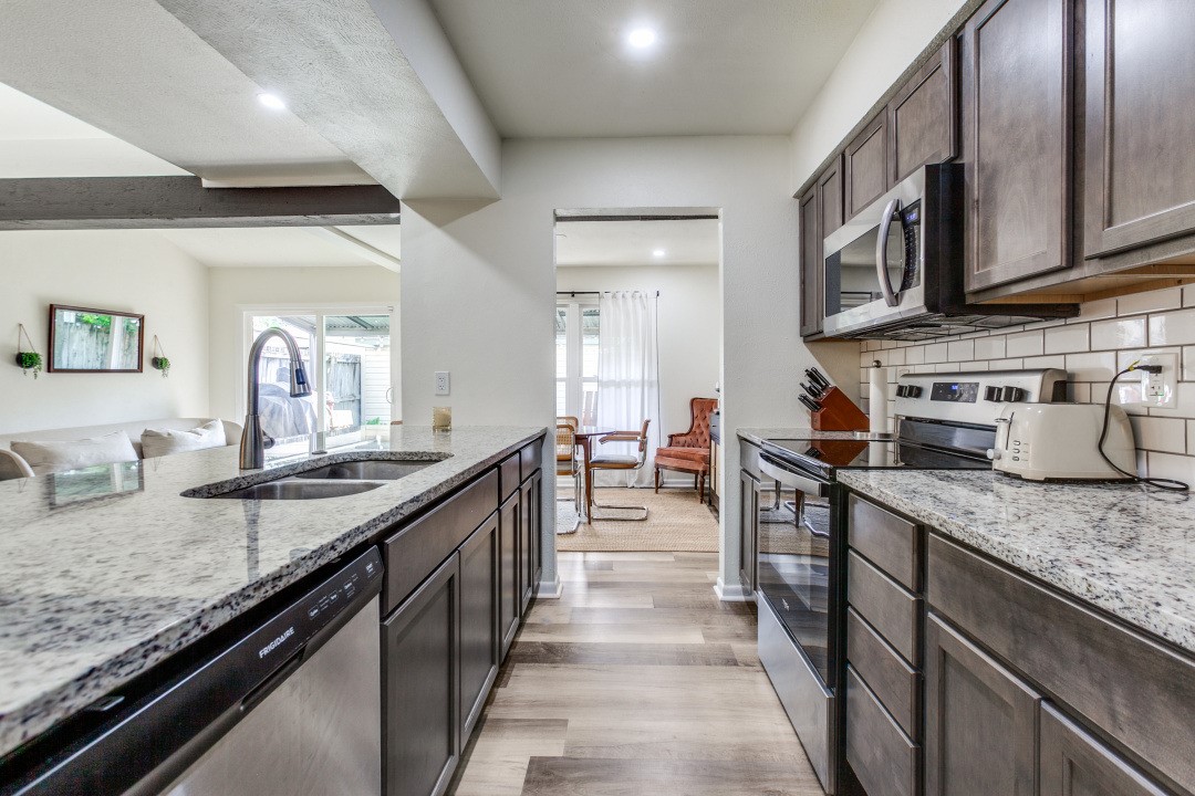 4120 Towngate Boulevard