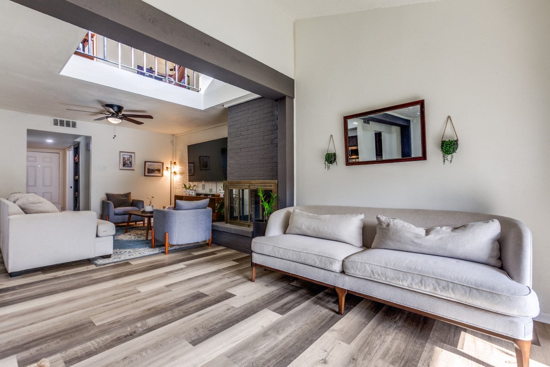 4120 Towngate Boulevard