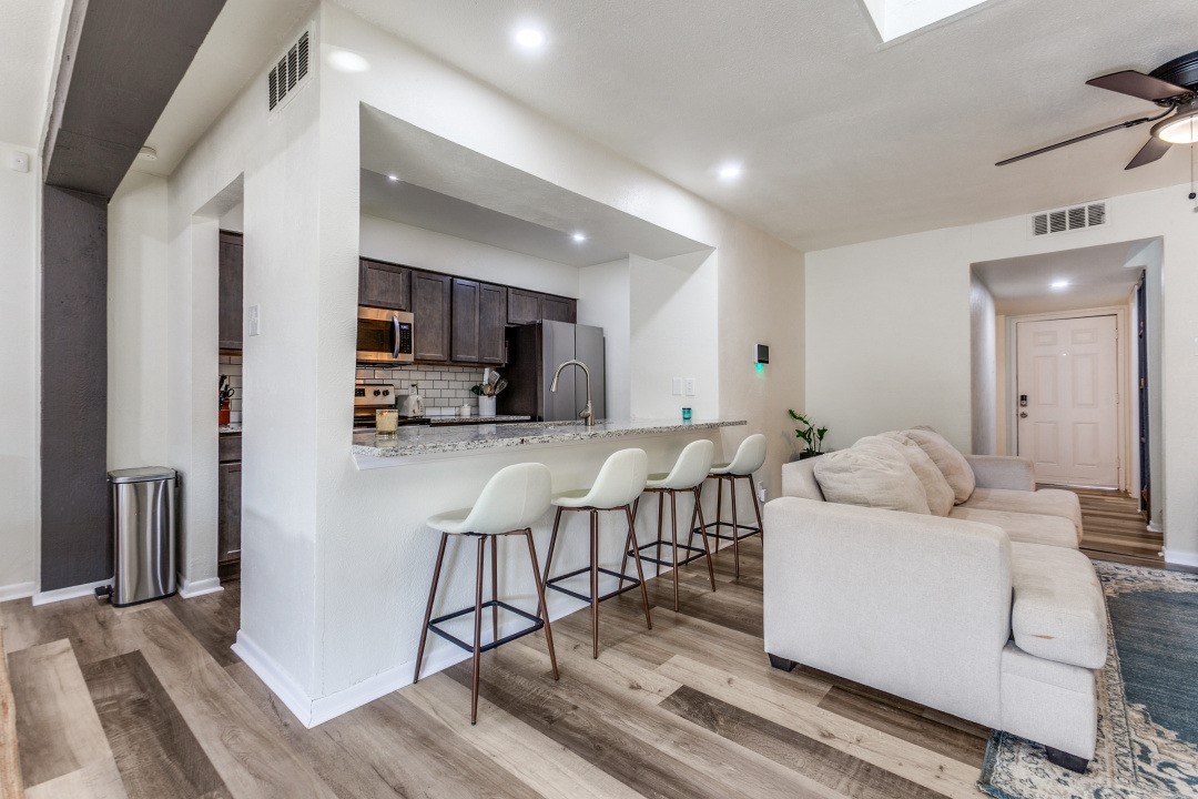 4120 Towngate Boulevard