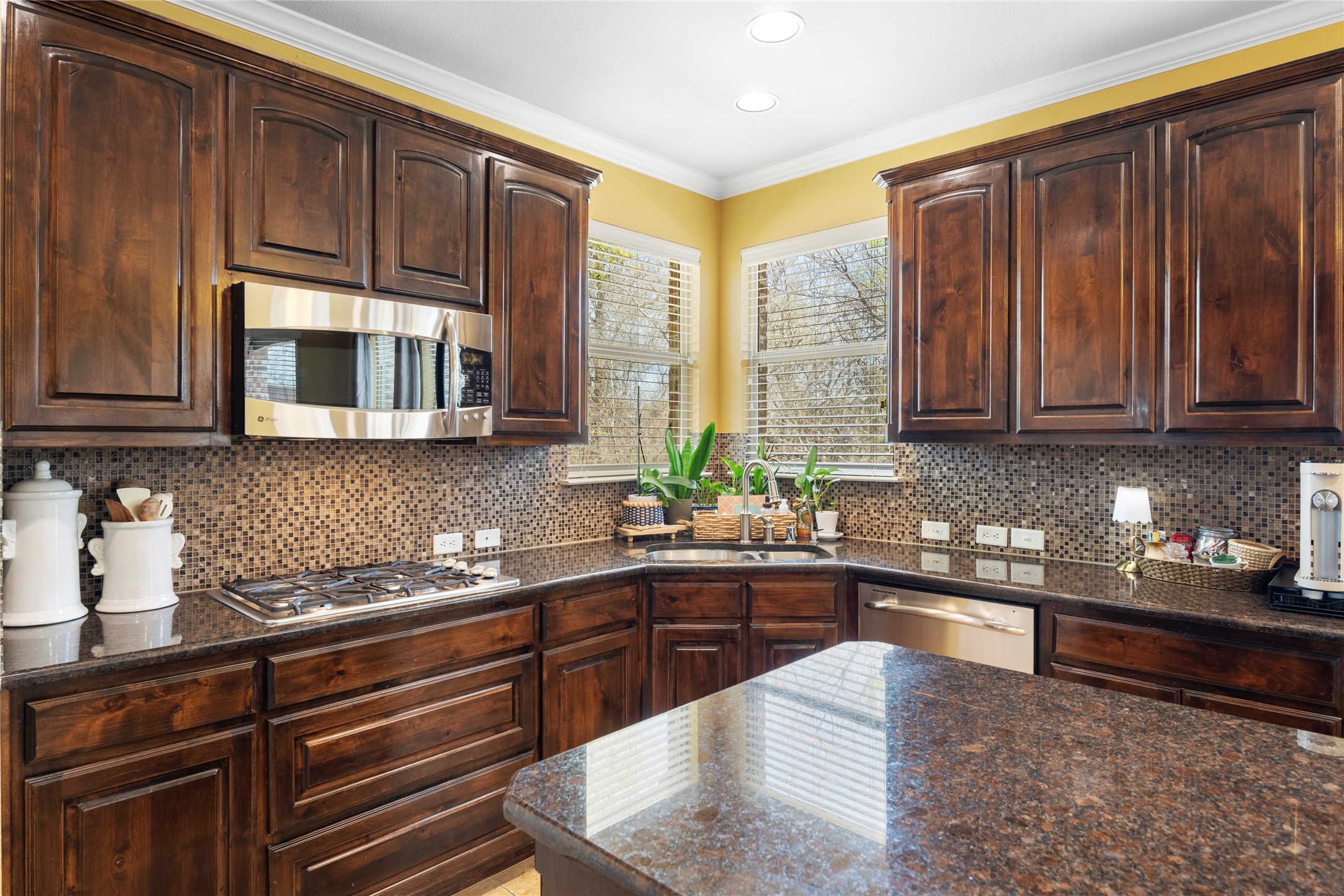 805 Deer Ridge Trail