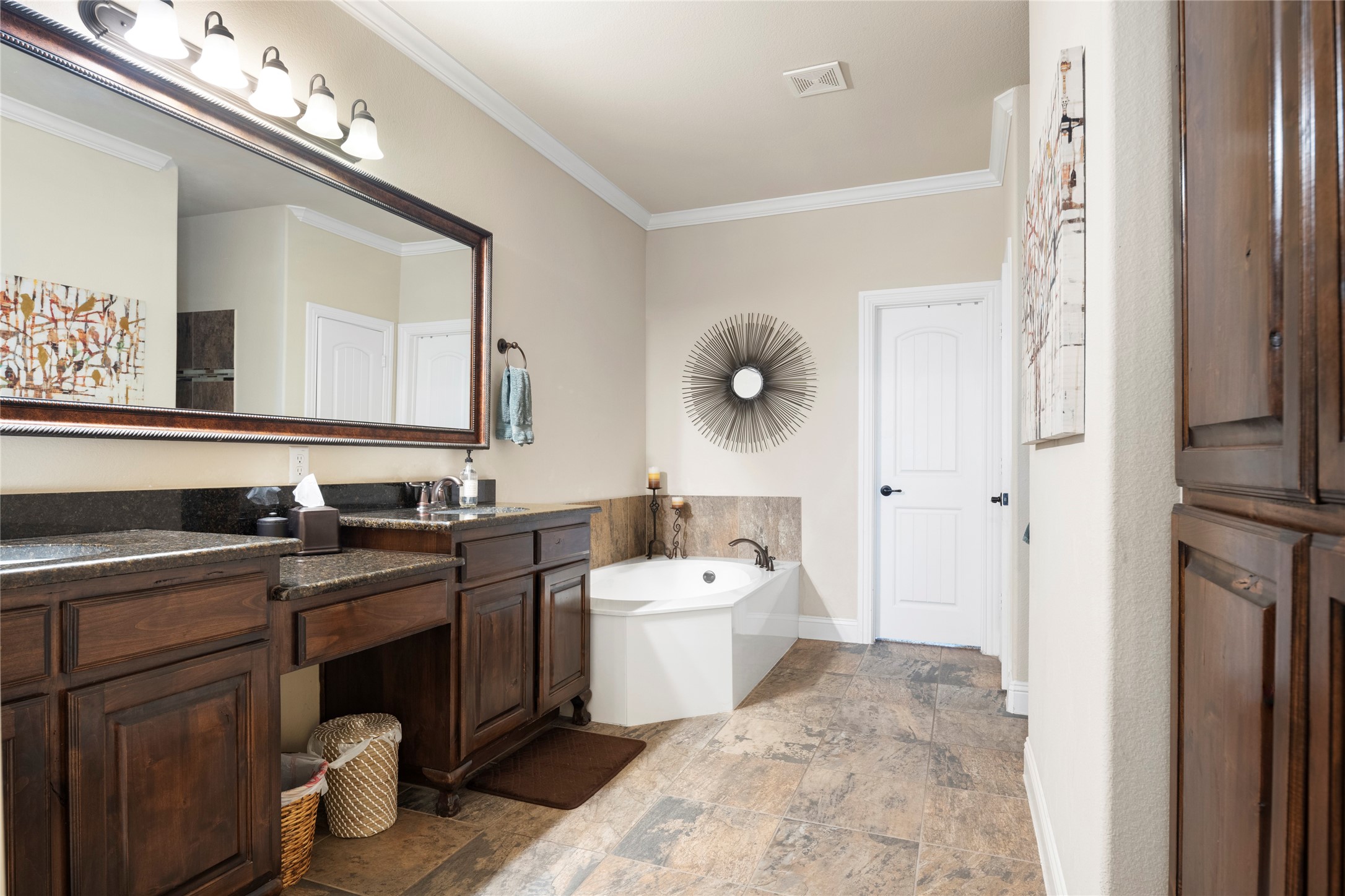 805 Deer Ridge Trail