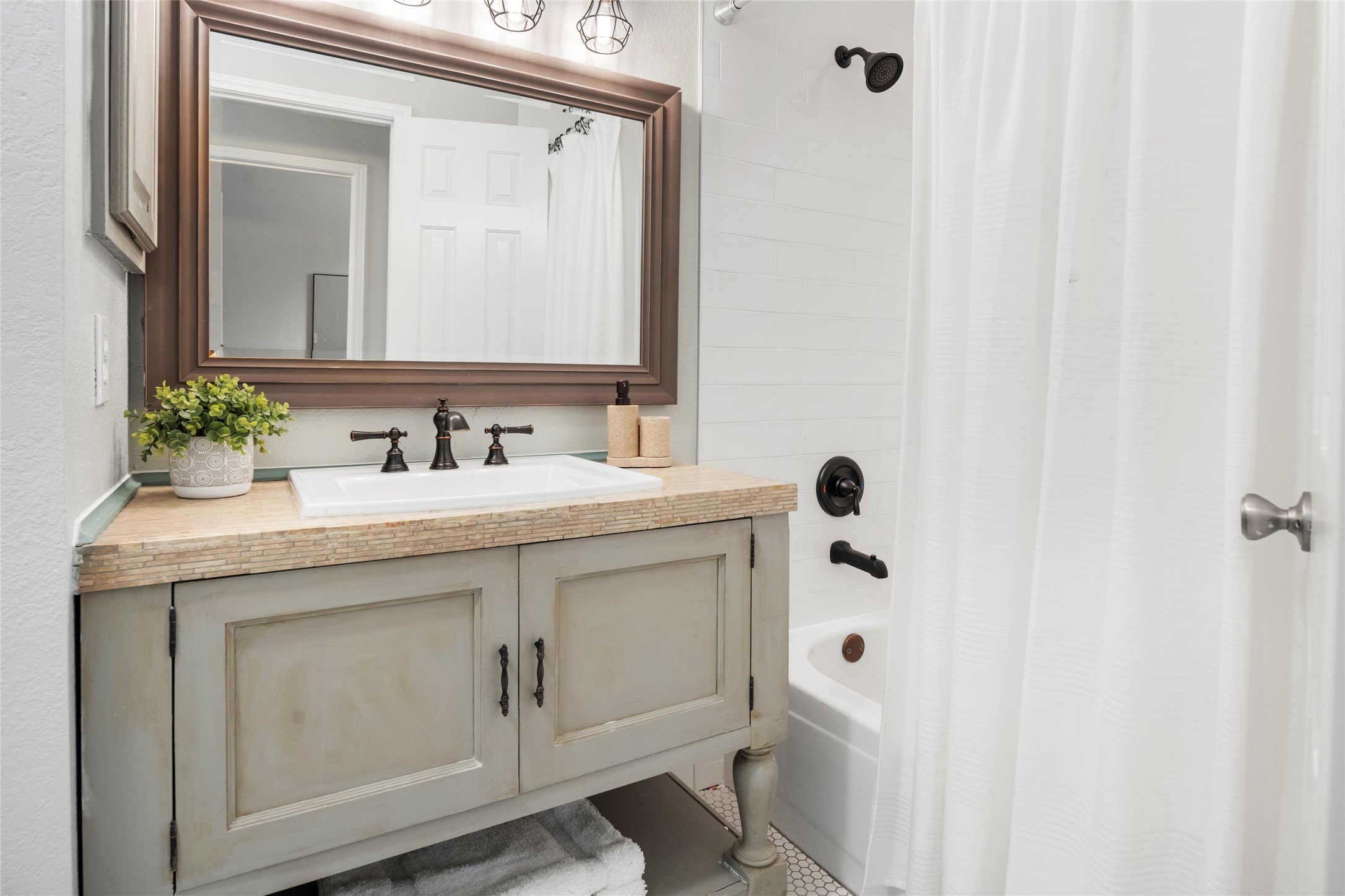 4427 San Fernando Lane