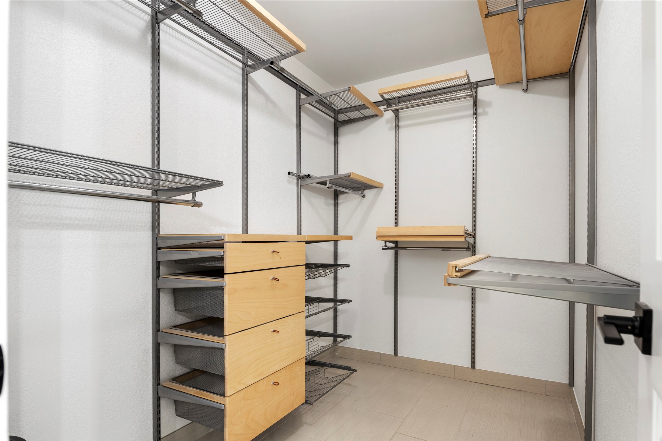 4427 San Fernando Lane