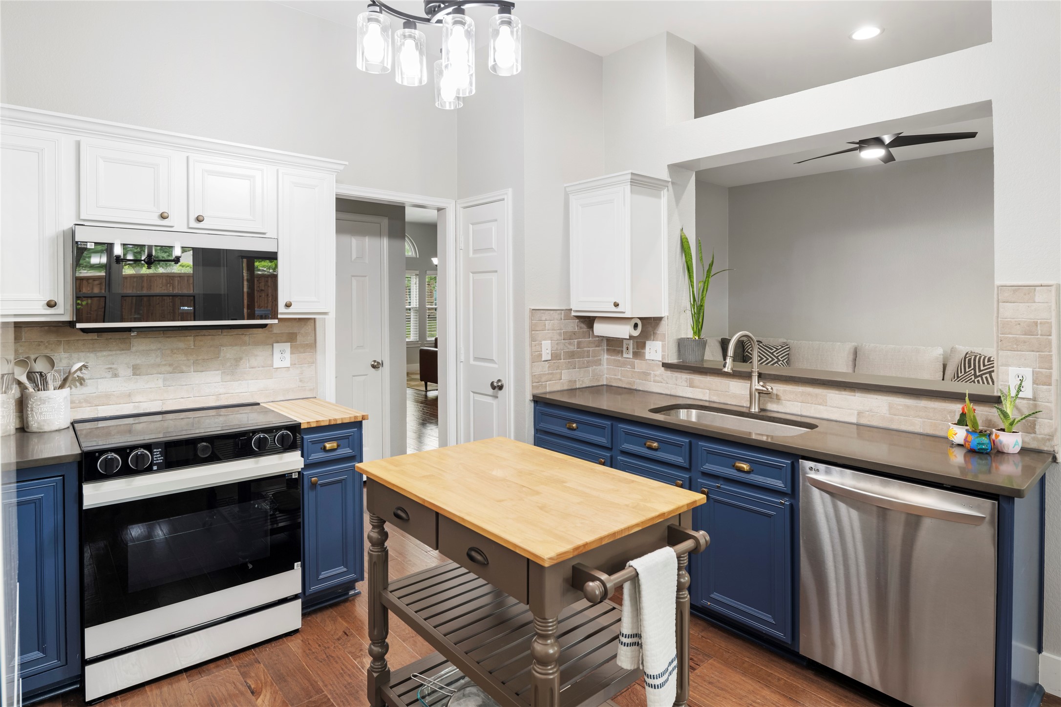 4427 San Fernando Lane