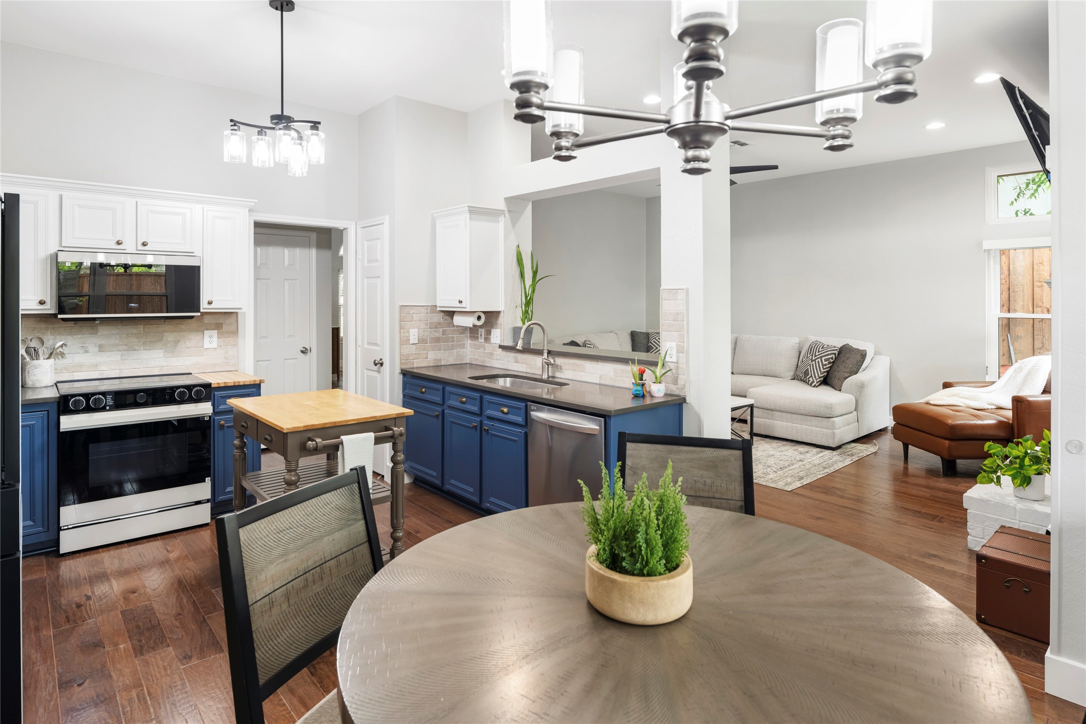 4427 San Fernando Lane