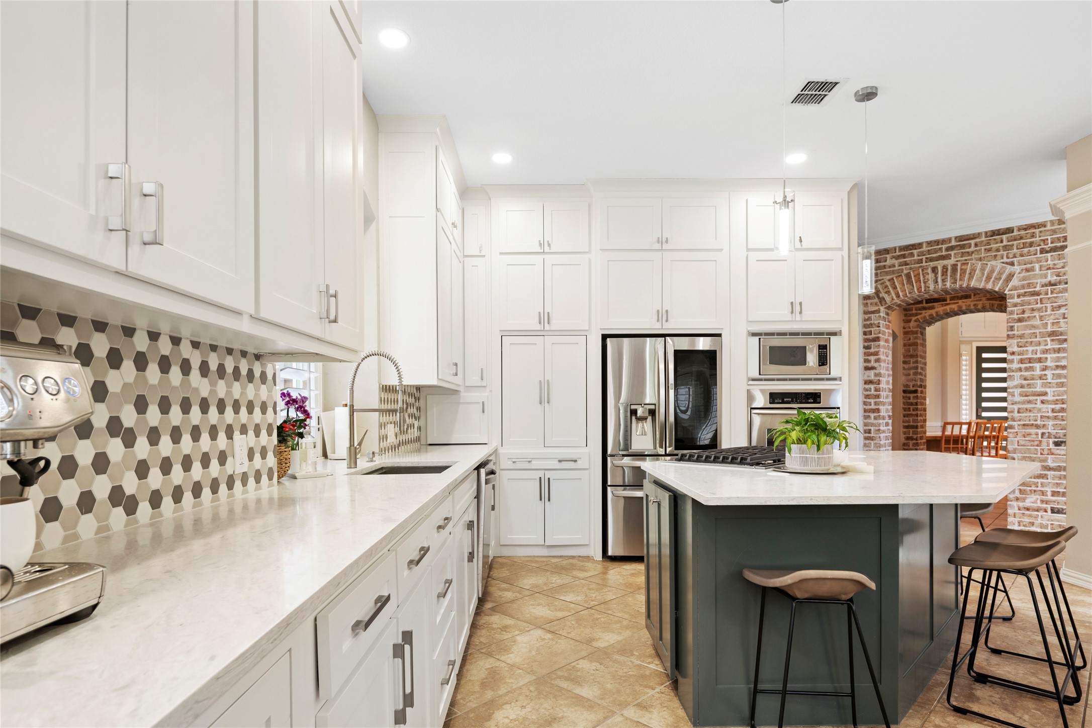 5214 Shoshone Drive