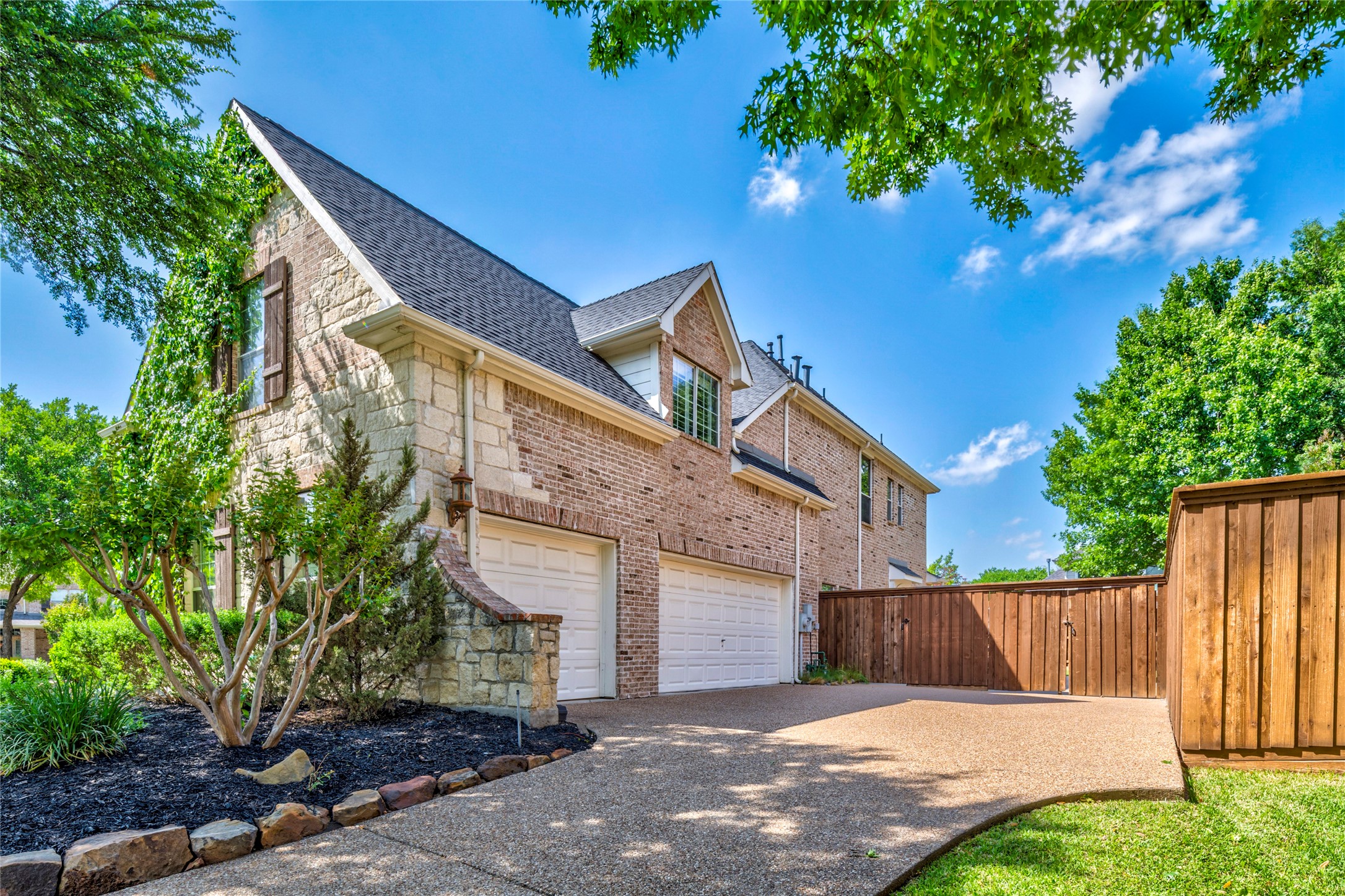 5214 Shoshone Drive
