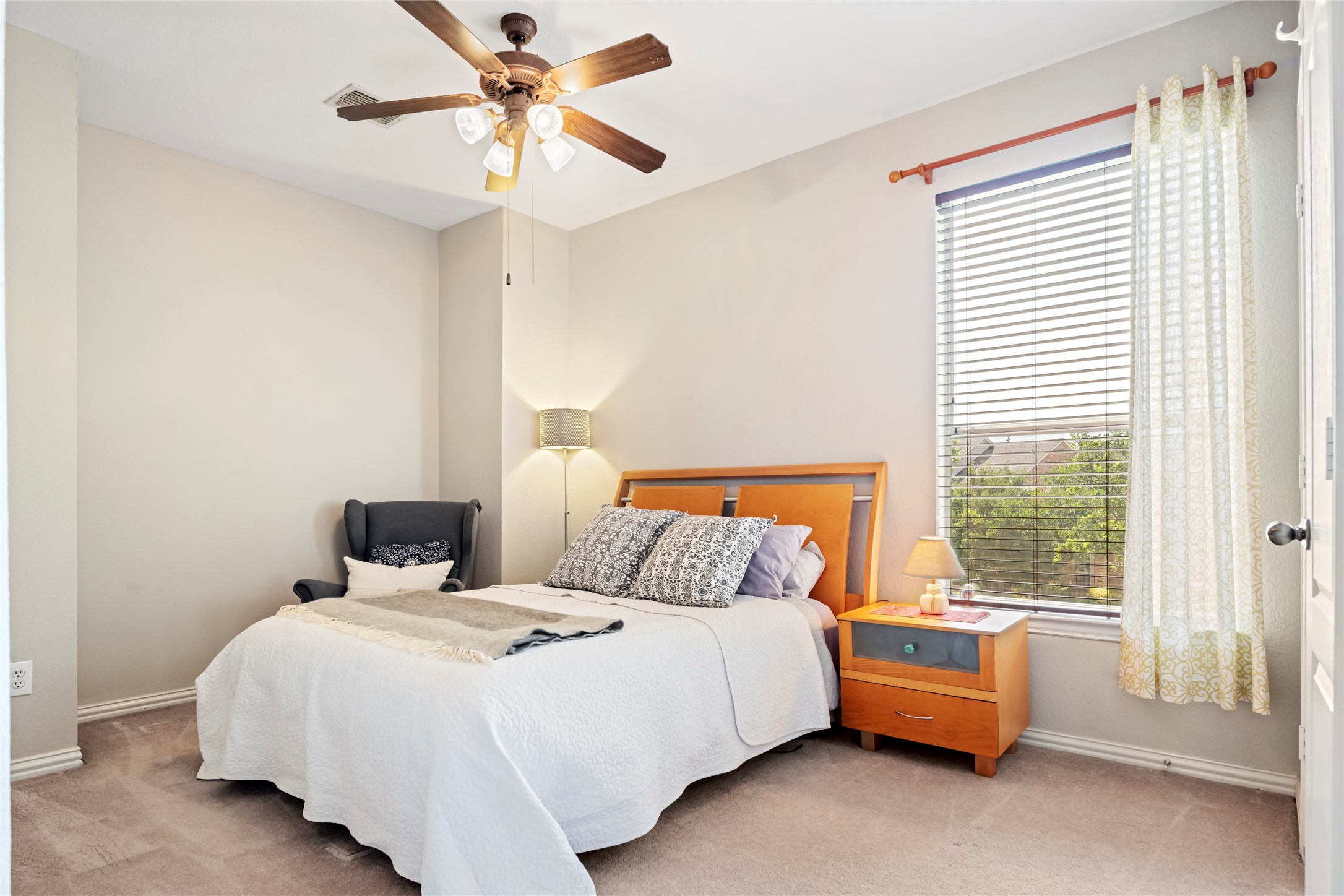 5214 Shoshone Drive
