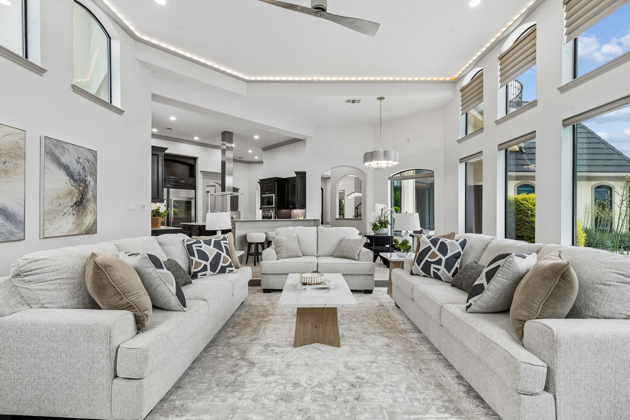 1091 Broadmoor Lane