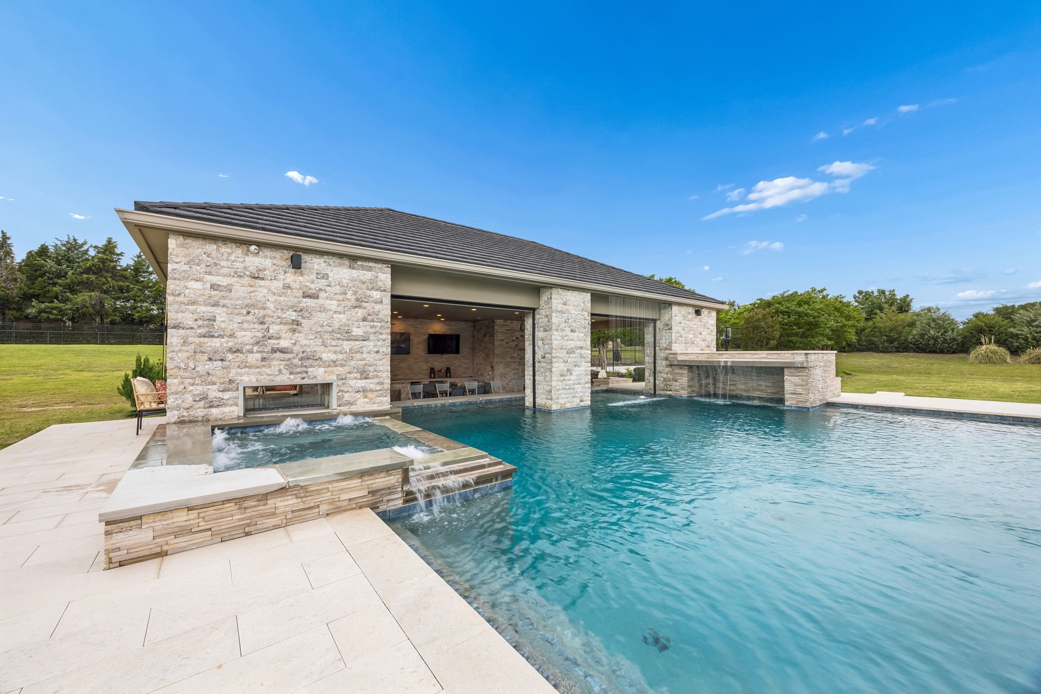 1091 Broadmoor Lane