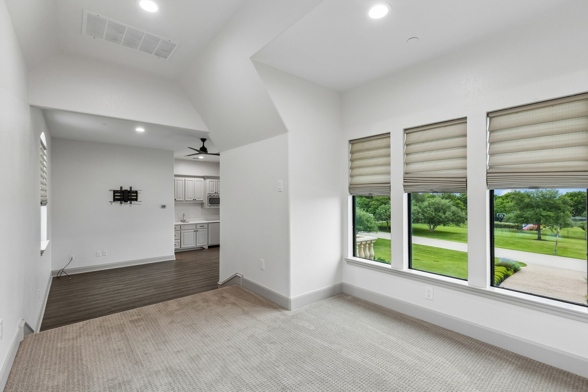 1091 Broadmoor Lane