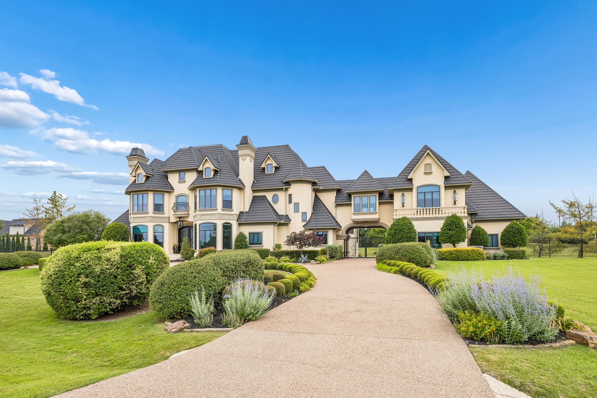 1091 Broadmoor Lane