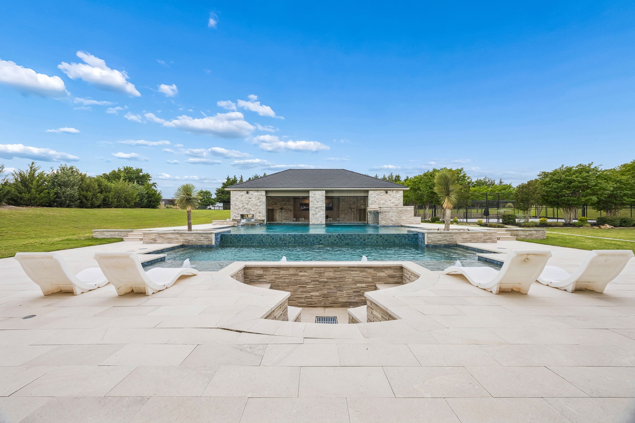 1091 Broadmoor Lane