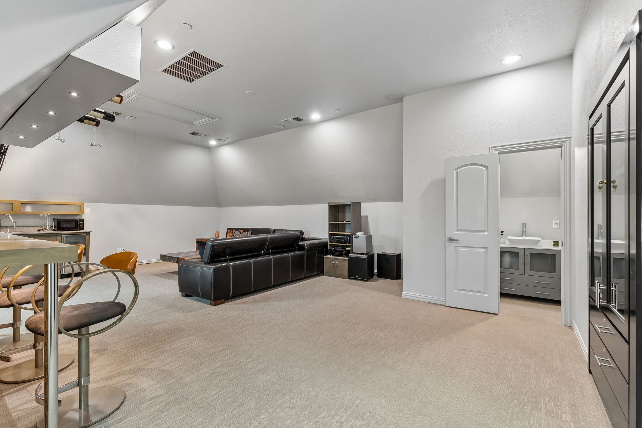 1091 Broadmoor Lane