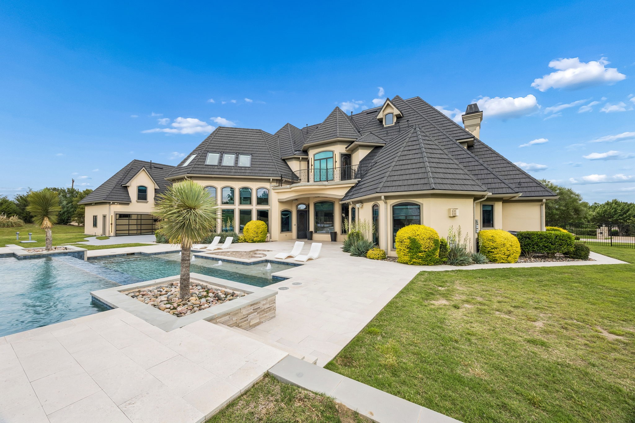 1091 Broadmoor Lane