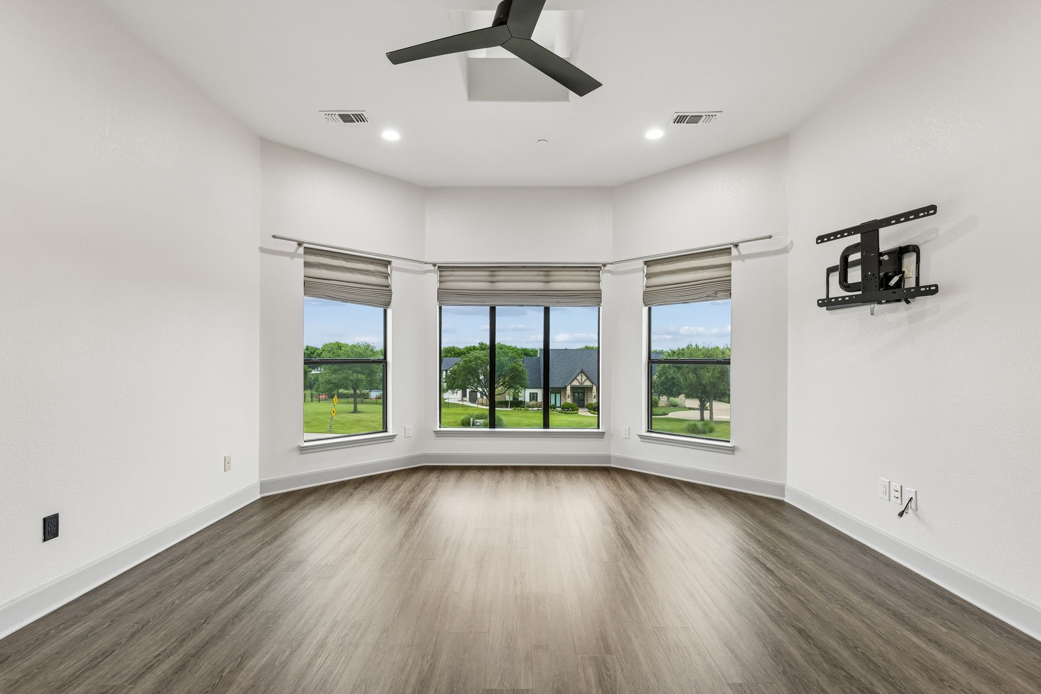 1091 Broadmoor Lane