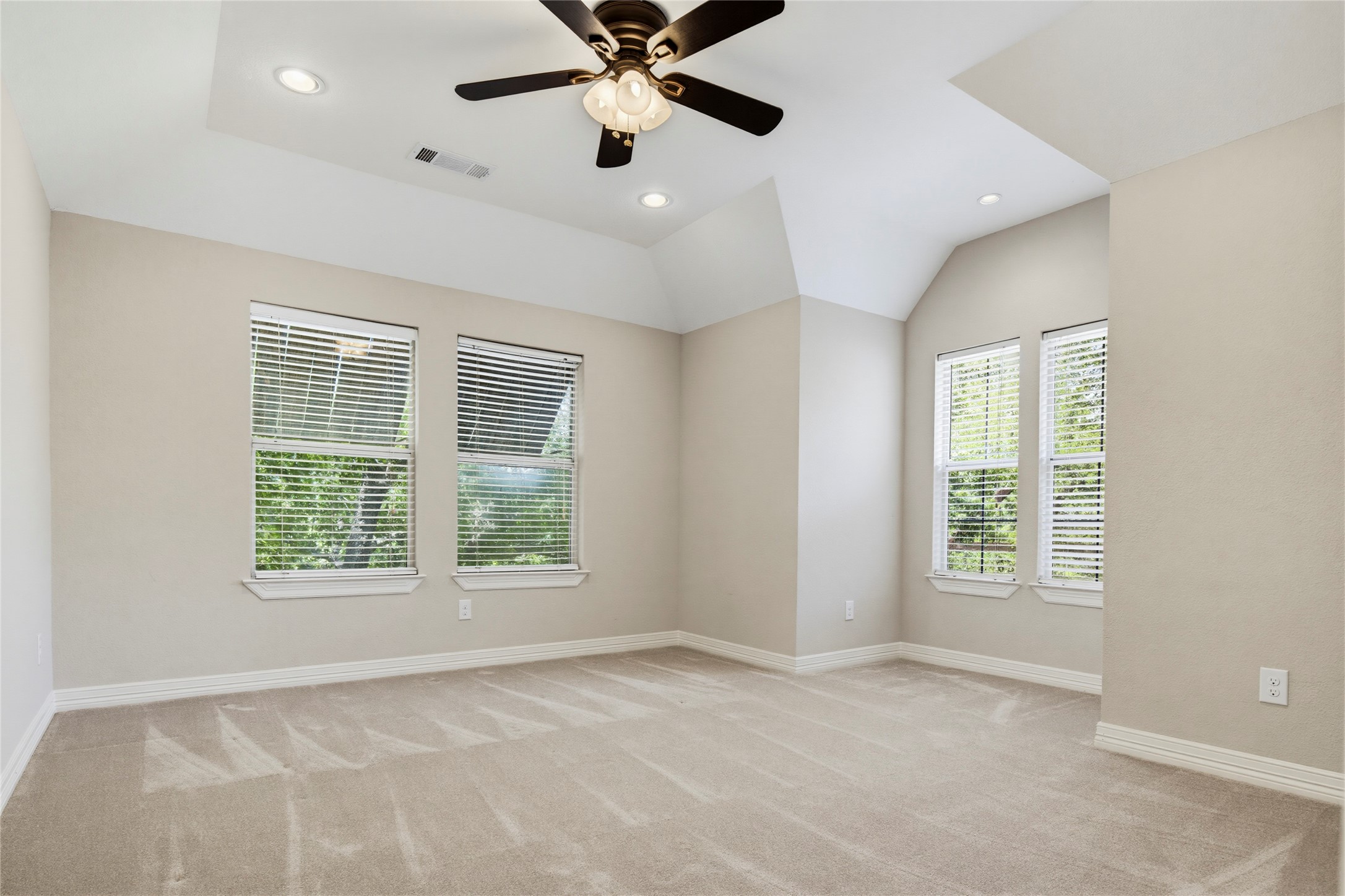 3905 Rothschild Drive