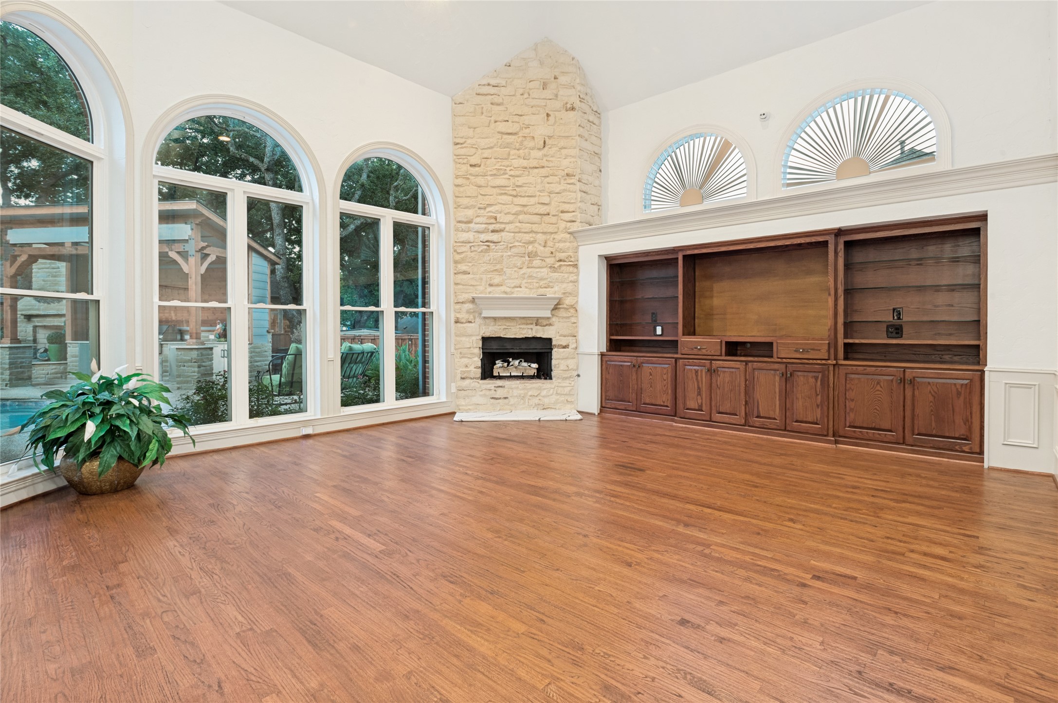 801 Shady Bend Court