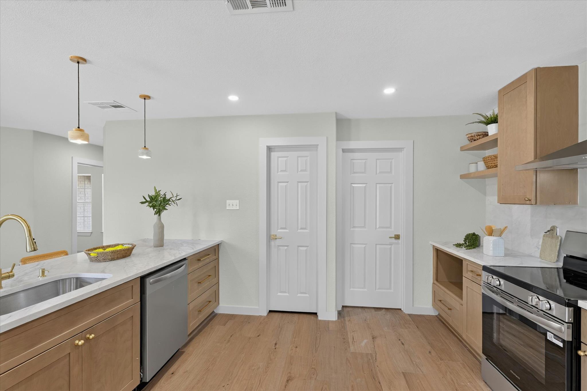 258 Pine View LOOP