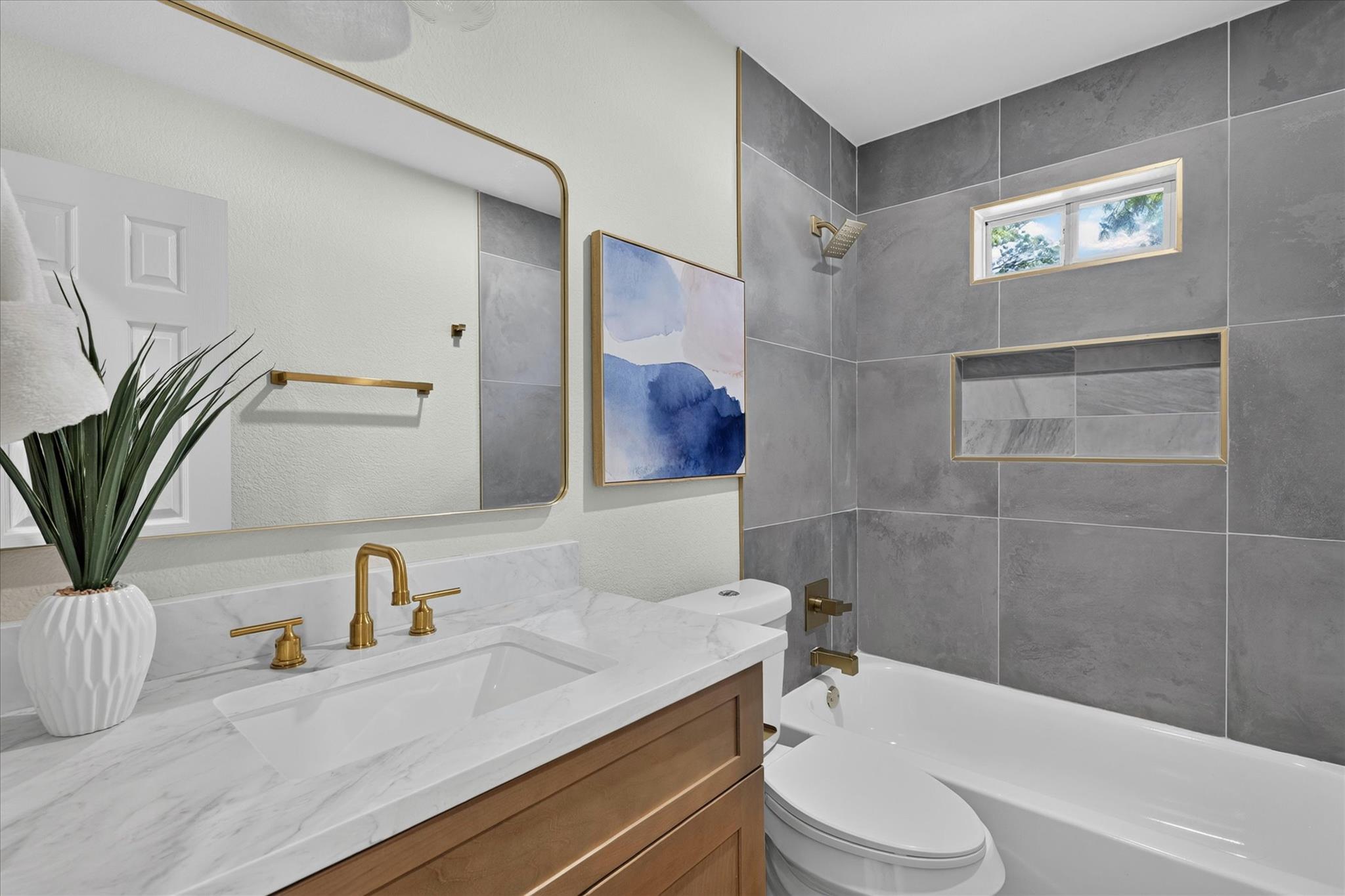 258 Pine View LOOP