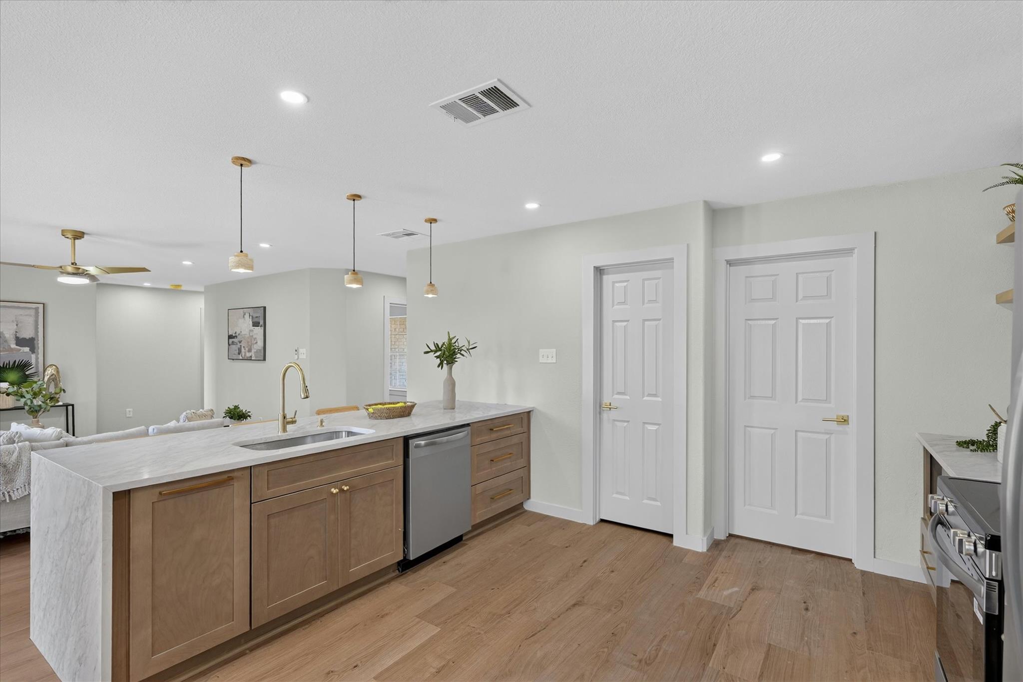 258 Pine View LOOP