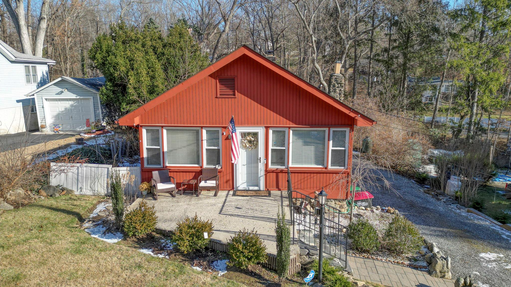 6 Brookside Drive