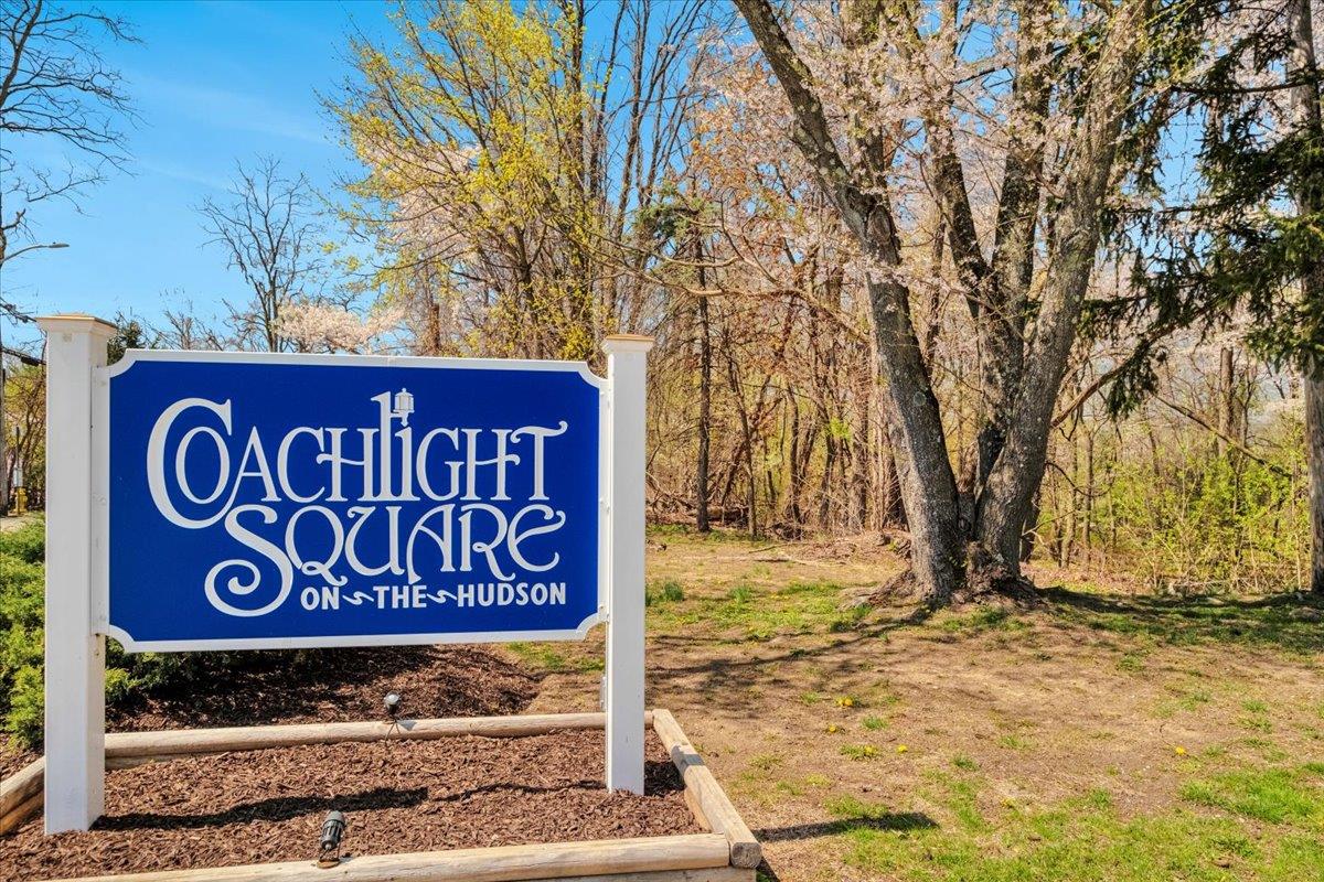 108 Coachlight Square