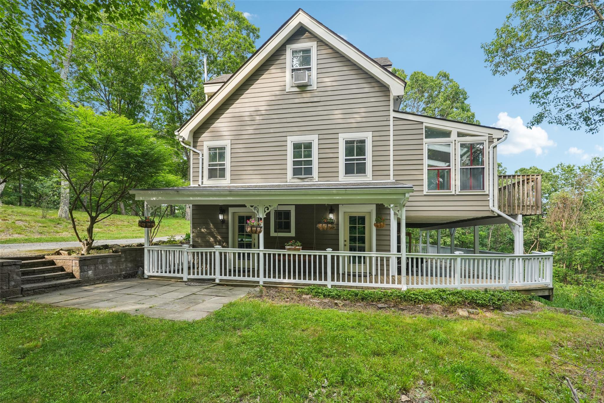 25 Cascade Lake Road