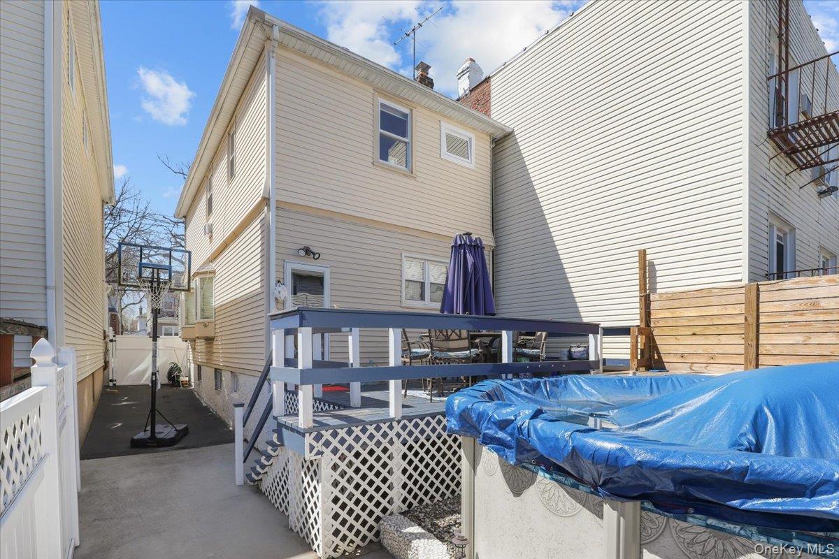 1644 Lurting Avenue