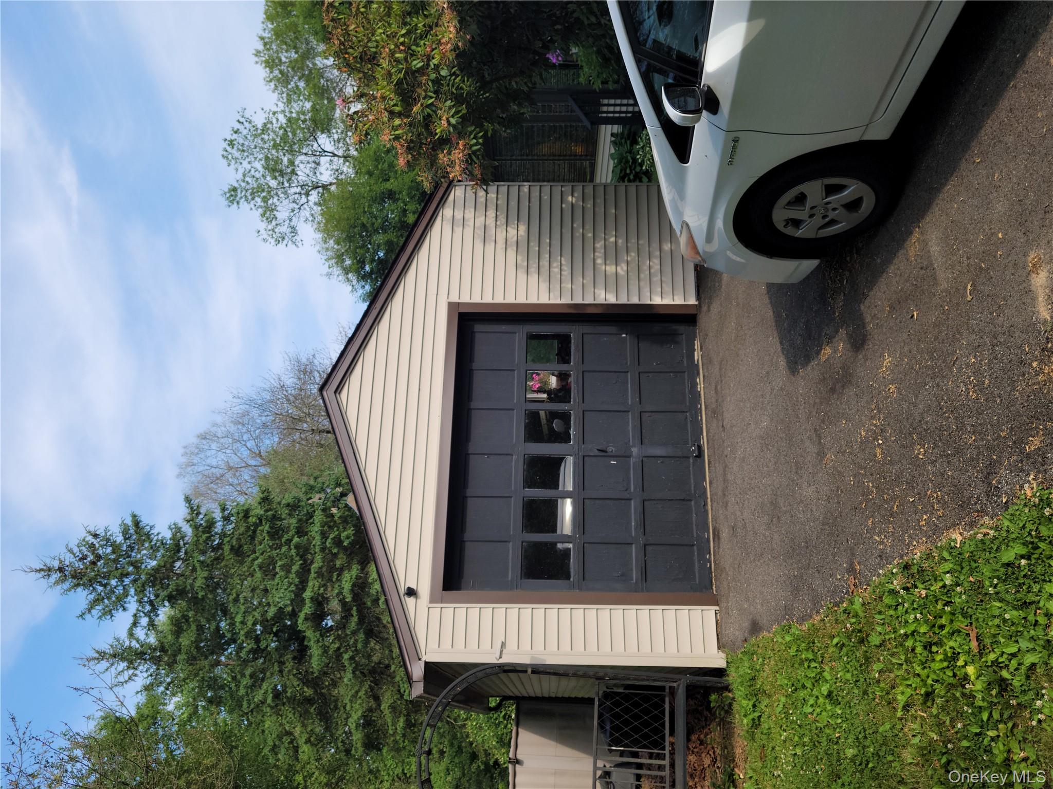 1406 Route 82