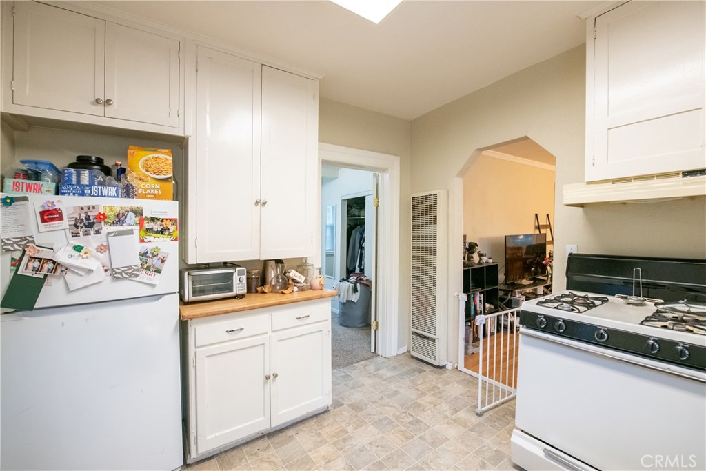 1422 W 7th Street