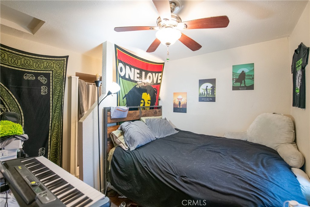 1422 W 7th Street