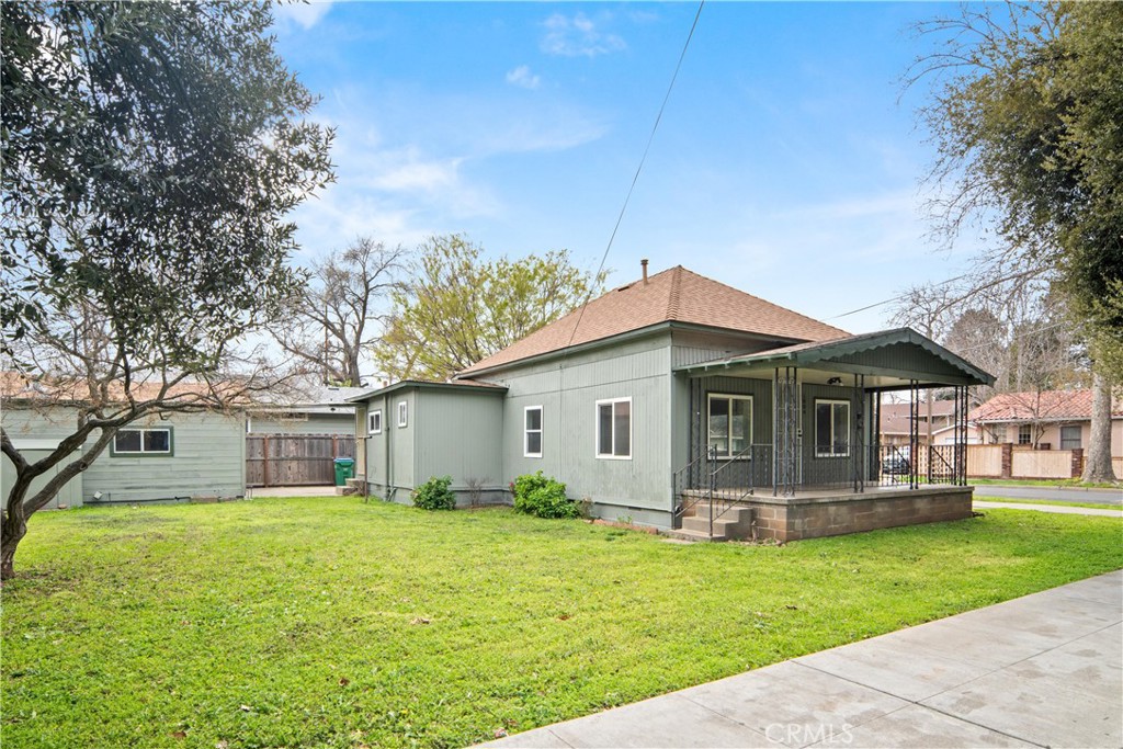 1004 Ivy Street