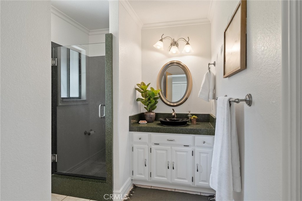 2535 G Warren Drive
