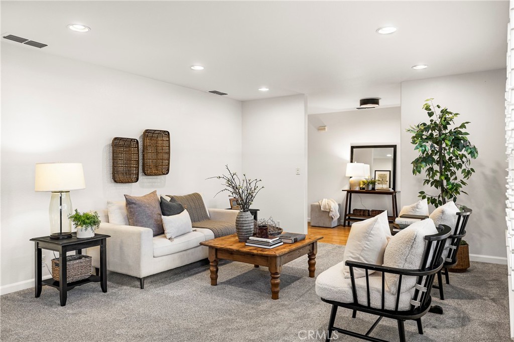 2286 Burlingame Drive