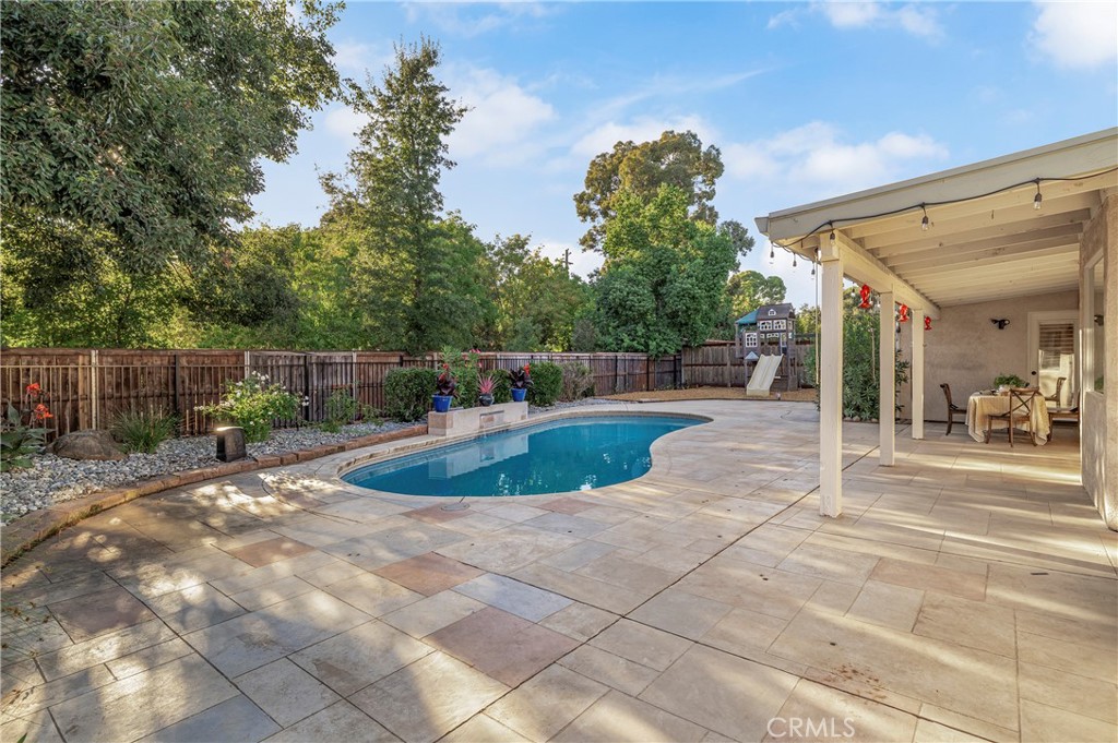 2286 Burlingame Drive