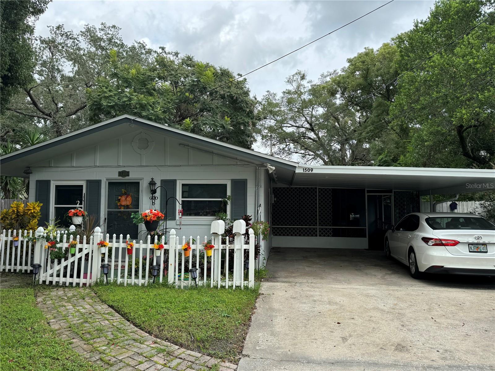 1511 CANTON ST