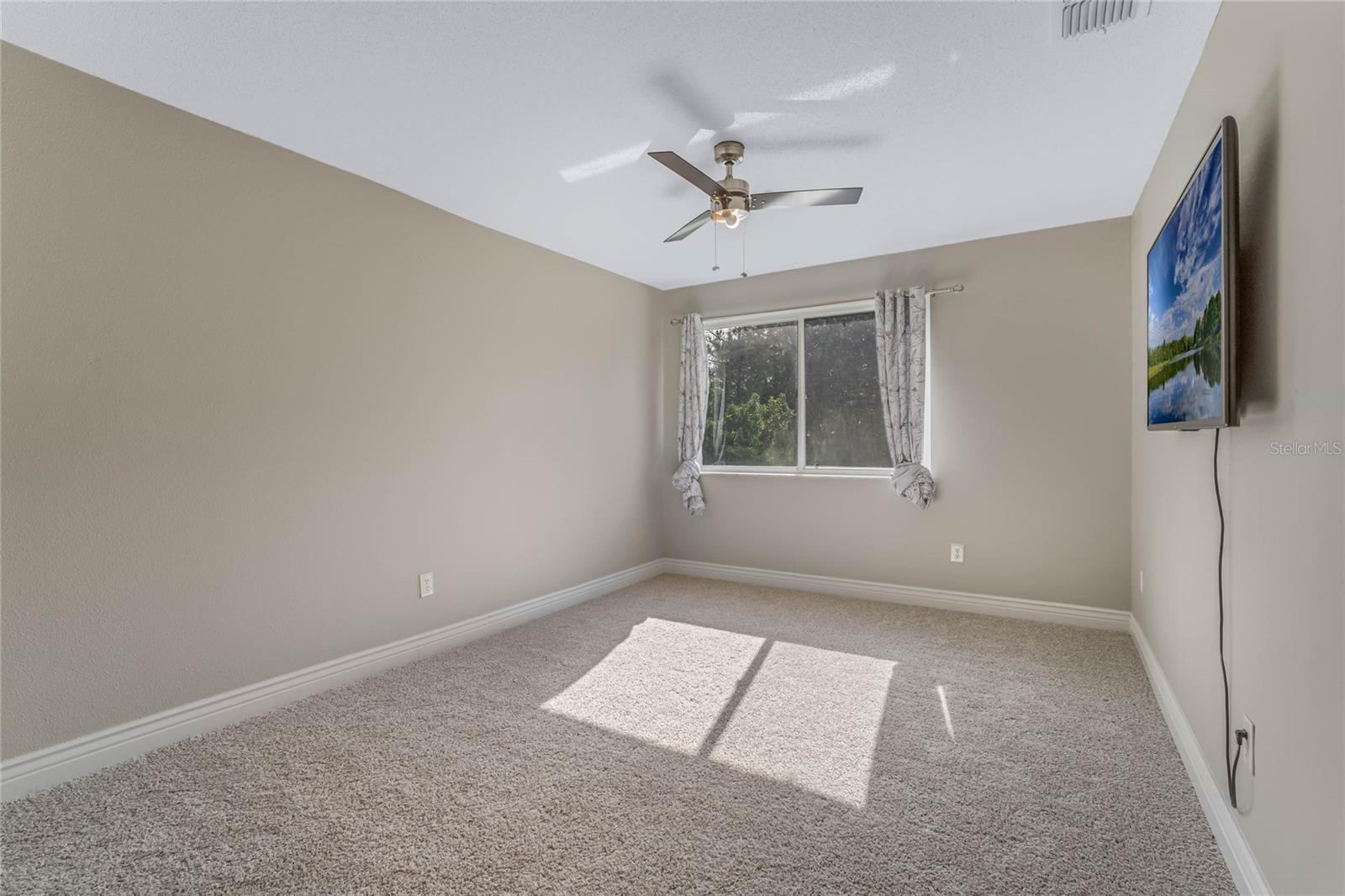 1005 EKANA GREEN CT