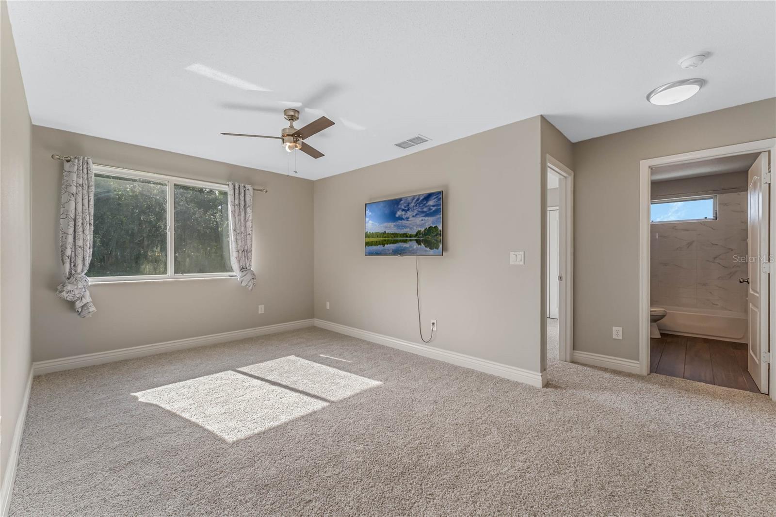 1005 EKANA GREEN CT