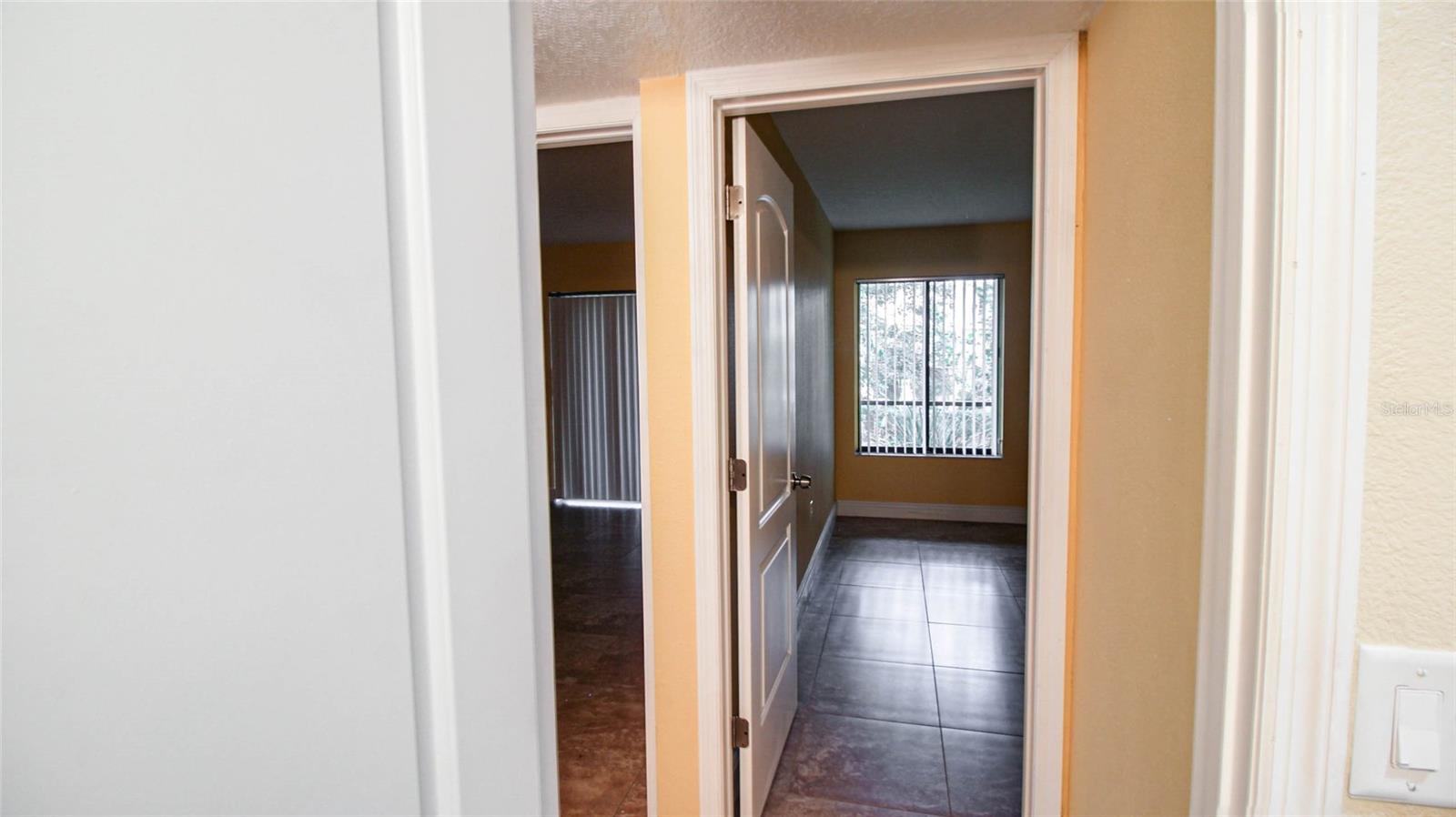 2495 OAK PARK WAY #111