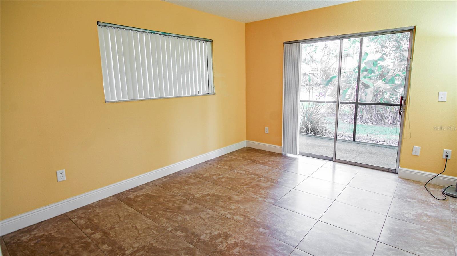 2495 OAK PARK WAY #111
