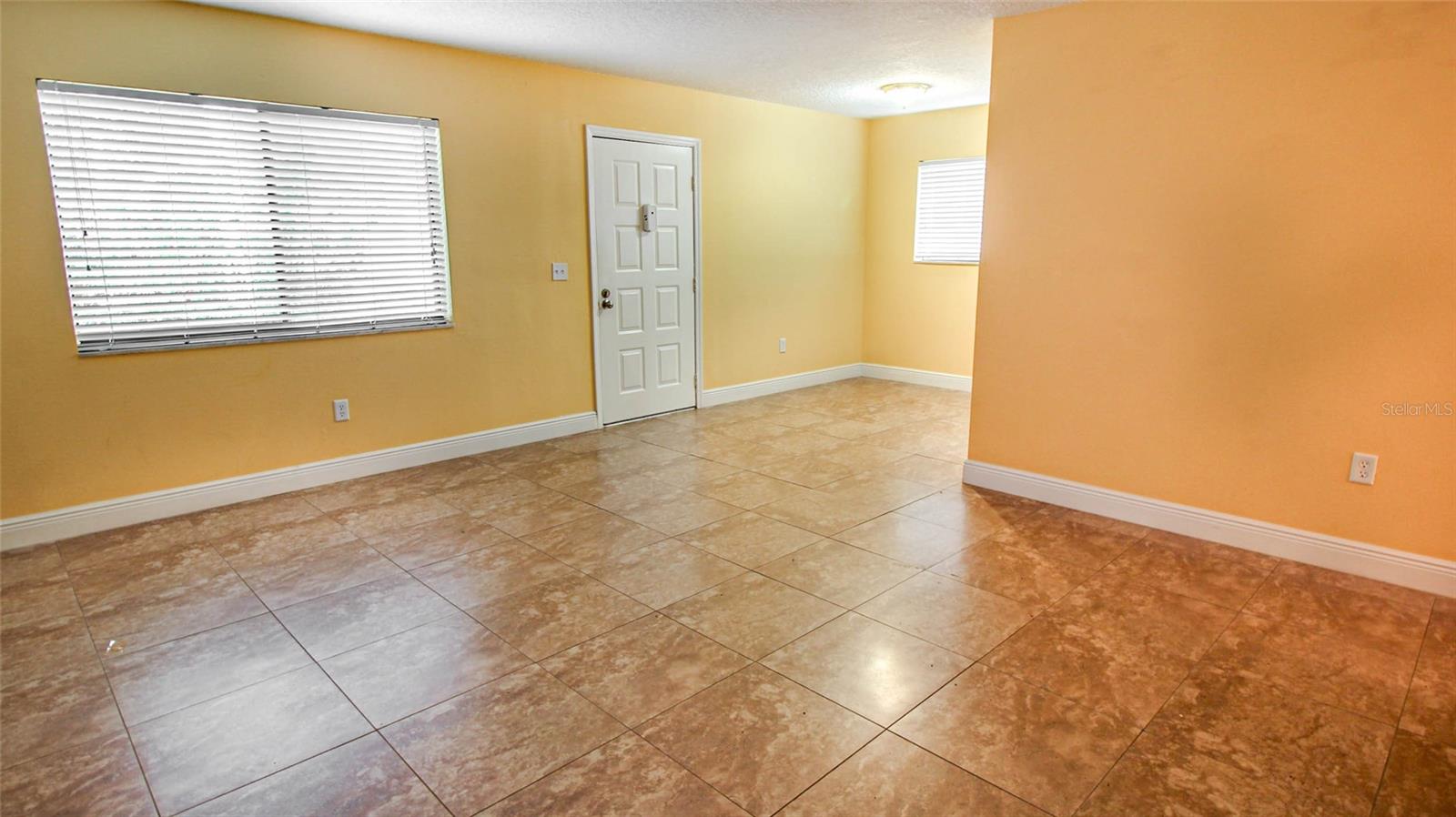 2495 OAK PARK WAY #111