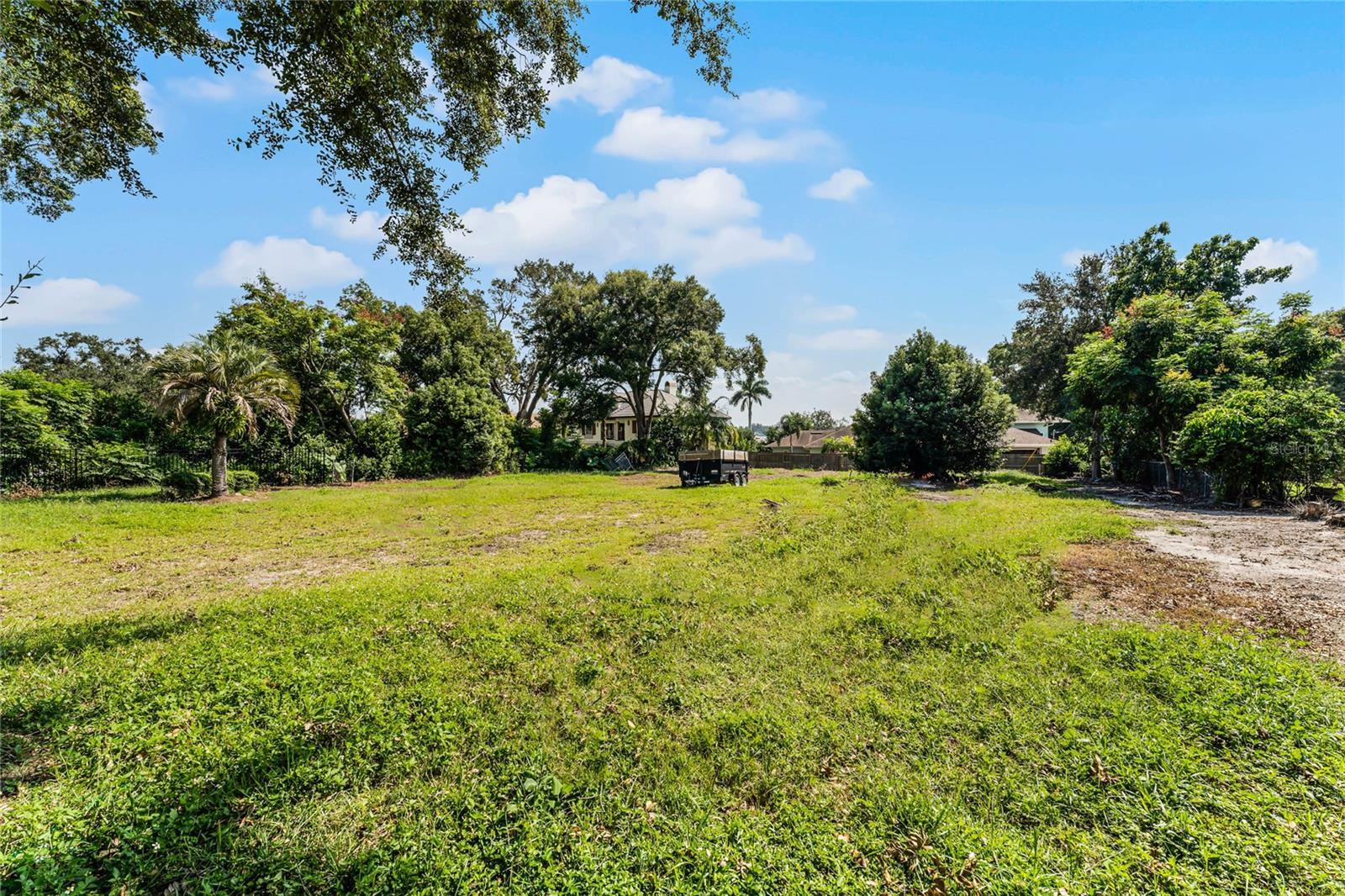 1648 POE AVE