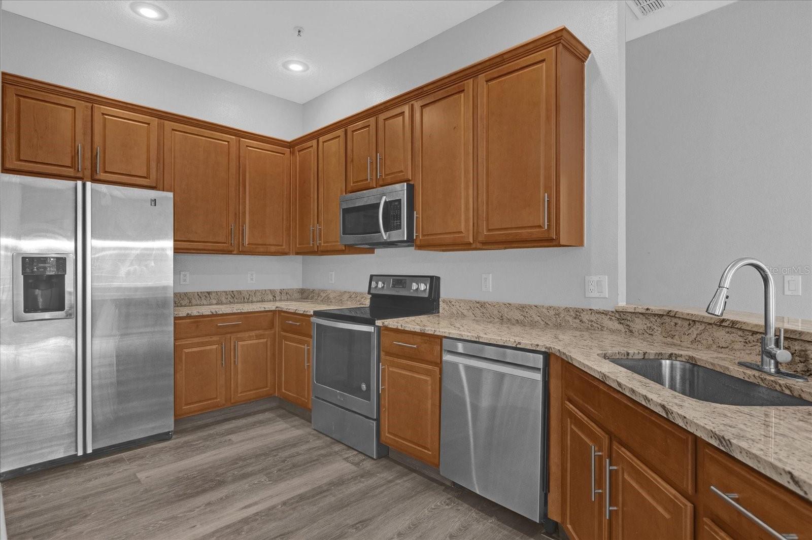 1211 LITTLE GEM LOOP