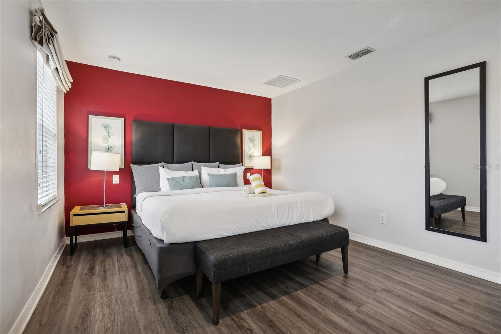 3004 BIRD OF PARADISE LN