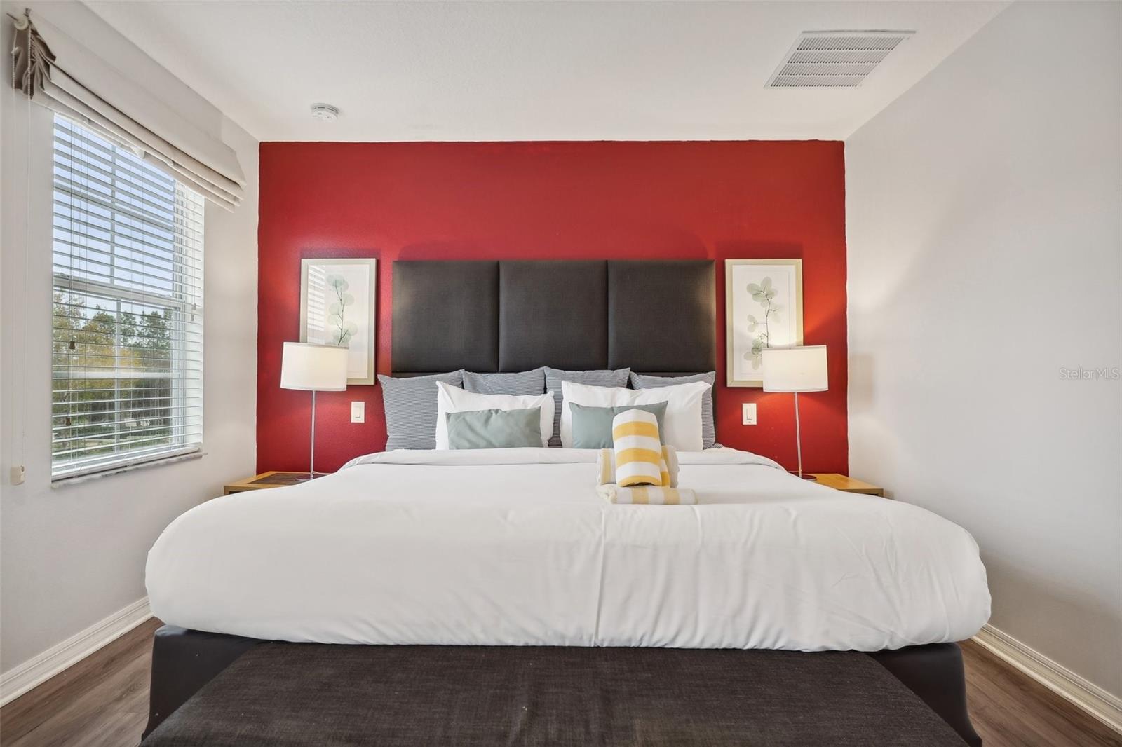 3004 BIRD OF PARADISE LN